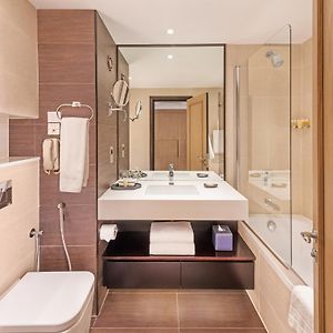 Deluxe Sea View Splash Park Beach Access & Shuttle to Shopping Malls